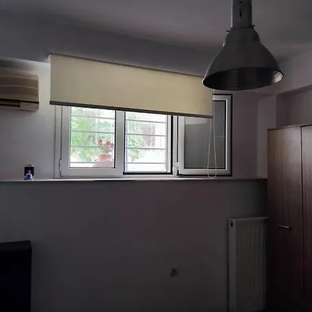 Rodi Semi-basement Apt By Hsh *