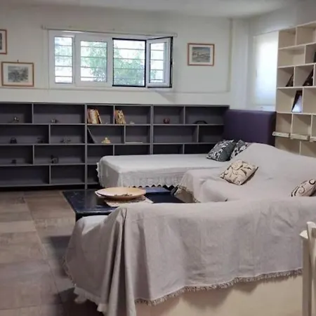 Rodi Semi-basement Apt By Hsh * Nafplio