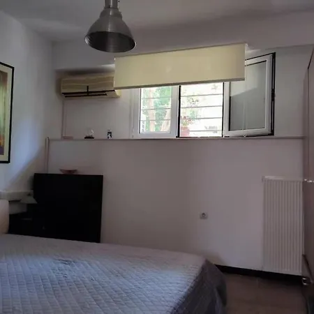 Rodi Semi-basement Apt By Hsh Apartmán